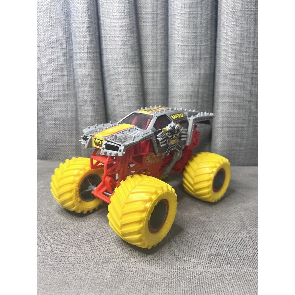 Hot Wheels Monster Jam Truck MAX-D Destruction 1:24 2023 Toy Gray yellow